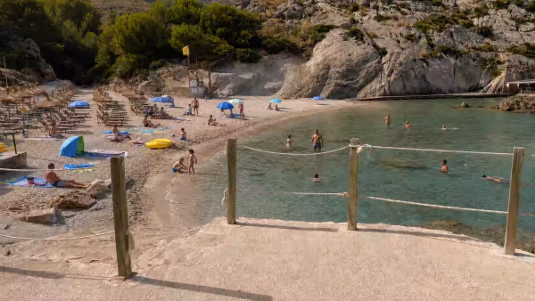 Cala Barques con niños