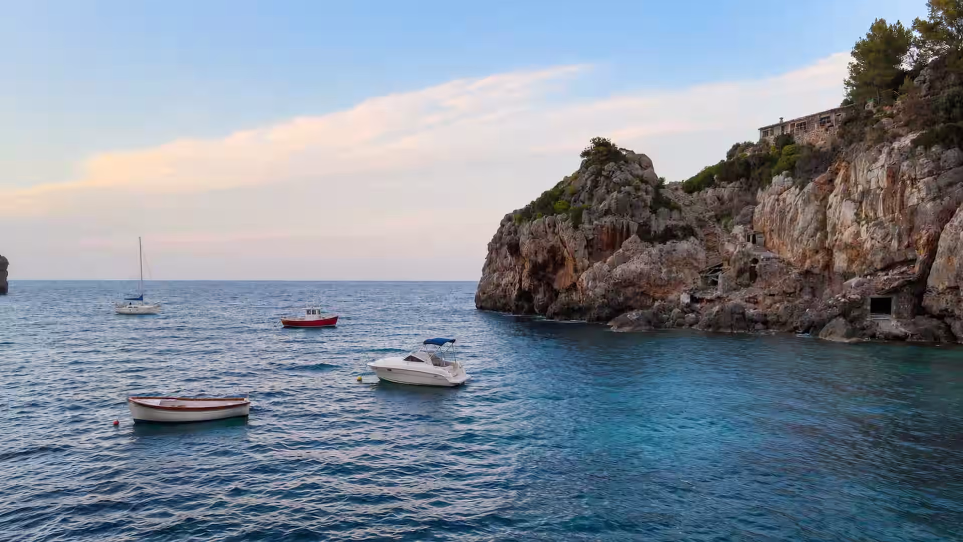 como es la Cala de Deià como es la Cala de Deià